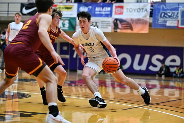 a Wilsonville Redmond 5A Oregon boys basketball quarterfinal 2024 Leon Neuschwander 7